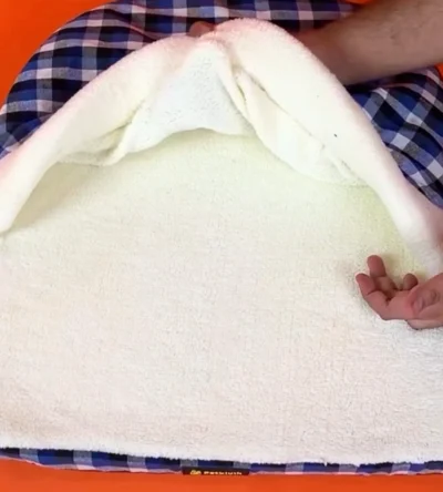 Petblush Cushioned Den Bed For Cats and Small Dogs